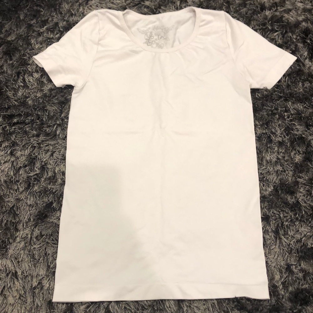 White spandex fitted T-shirt